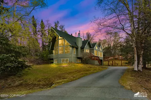 6856 Double Tree Ct, Anchorage, AK 99507