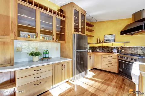 Kitchen - 14439 Fire Lake Dr, Eagle River, AK 99577 photo 3 of 5