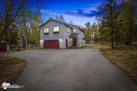 966 W Holiday Dr, Wasilla, AK 99654