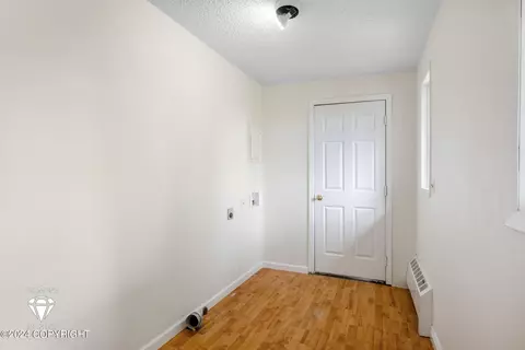 8201 E 3rd Ave, Anchorage, AK 99504 photo 10