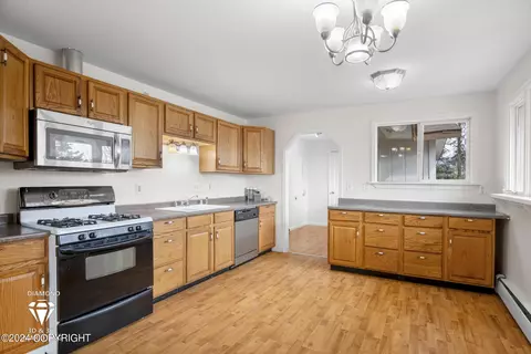 8201 E 3rd Ave, Anchorage, AK 99504 photo 8