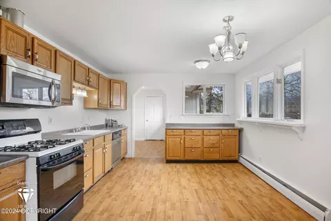 8201 E 3rd Ave, Anchorage, AK 99504 photo 9