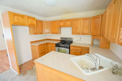 Kitchen - 35195 Soaring Ave, Sterling, AK 99672 photo 2 of 2