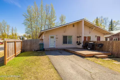 301 Dannilyn Cir, Anchorage, AK 99504