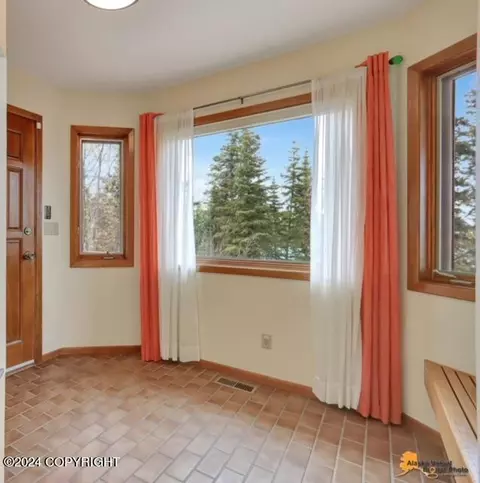 6861 Macbeth Dr, Anchorage, AK 99516 photo 3