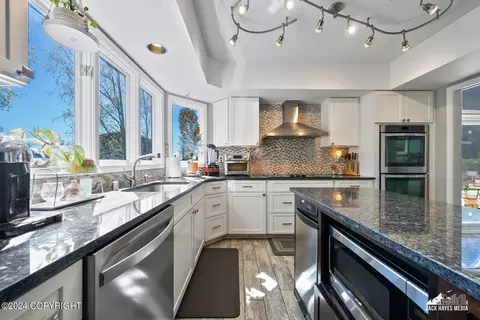 Kitchen - 10151 Pointe Resolution Dr, Anchorage, AK 99515 photo 7 of 14