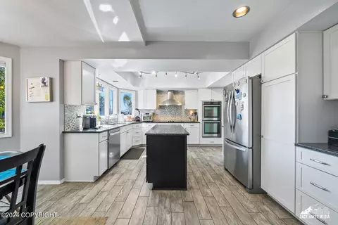 Kitchen - 10151 Pointe Resolution Dr, Anchorage, AK 99515 photo 4 of 14