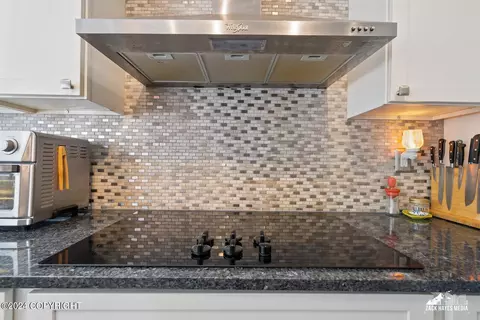 Kitchen - 10151 Pointe Resolution Dr, Anchorage, AK 99515 photo 11 of 14