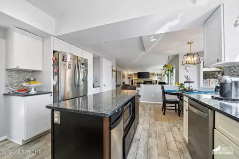 Kitchen - 10151 Pointe Resolution Dr, Anchorage, AK 99515 photo 9 of 14