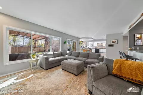 Living - 10151 Pointe Resolution Dr, Anchorage, AK 99515 photo 11 of 12