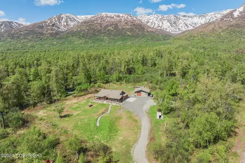9900 N Government Creek Rd, Palmer, AK 99645