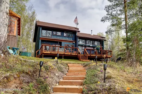 420 S Lakeshore Ct, Wasilla, AK 99654