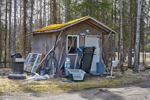 Exterior - 37270 Robinson Loop Rd, Sterling, AK 99672 photo 3 of 6