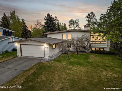 2625 Arlington Dr, Anchorage, AK 99517