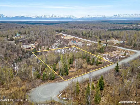 11706 S Trumpeter Dr, Wasilla, AK 99654