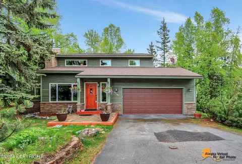 9445 Dinaaka Cir, Eagle River, AK 99577