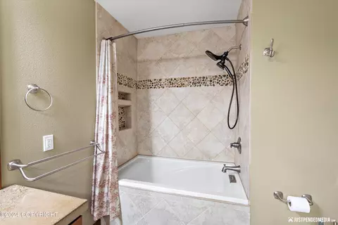 Bath - 3676 Image Dr, Anchorage, AK 99504 photo 2 of 3