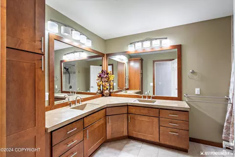 Bath - 3676 Image Dr, Anchorage, AK 99504 photo 1 of 3