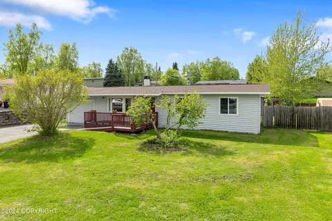 9260 Jade St, Anchorage, AK 99502