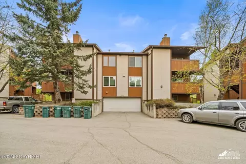 7212 Foxridge Cir # 13F, Anchorage, AK 99518