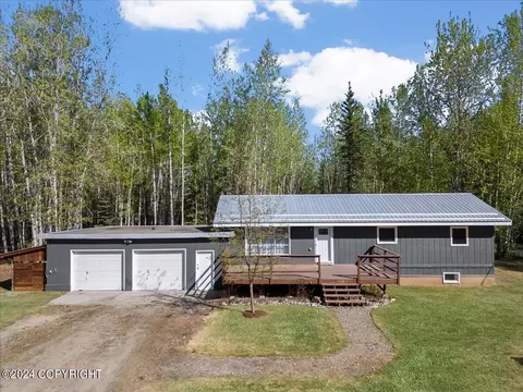 1035 Meadow Rue Ave, North Pole, AK 99705