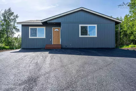 1085 N Helen Ln, Wasilla, AK 99654