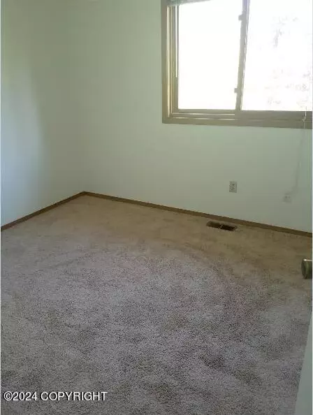 6231 Prosperity Dr, Anchorage, AK 99504 photo 10
