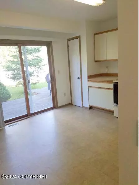 6231 Prosperity Dr, Anchorage, AK 99504 photo 5