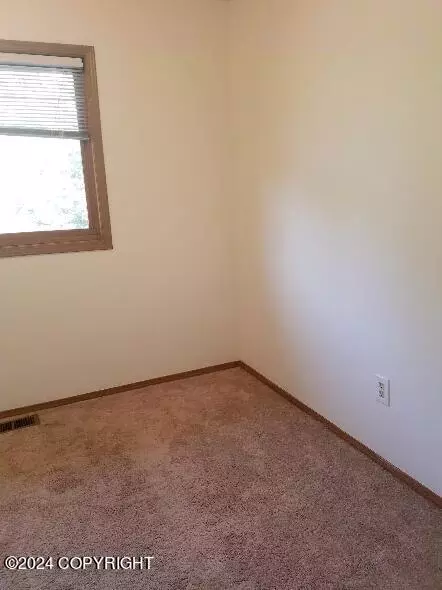 6231 Prosperity Dr, Anchorage, AK 99504 photo 9