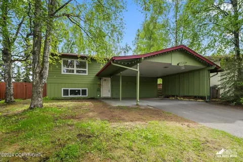 1320 Redwood Ct, Anchorage, AK 99508