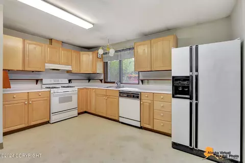 10008 Genora St, Eagle River, AK 99577 photo 9
