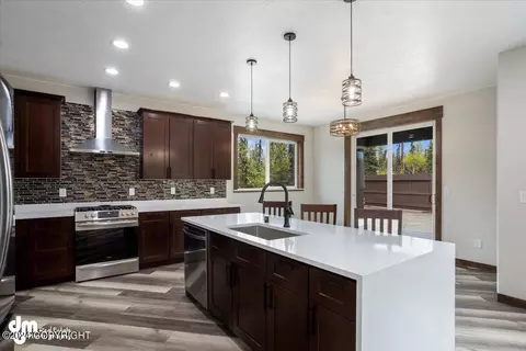 2921 Pittman Rd, Wasilla, AK 99654