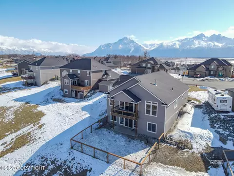 5075 E Loft Cir, Wasilla, AK 99654