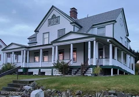 10 11 Ft Seward Dr, Haines, AK 99827
