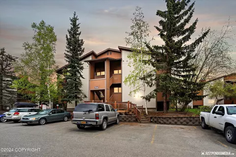 7232 Foxridge Cir # G-9, Anchorage, AK 99518