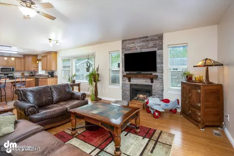 Living - 19255 Alma Ave, Chugiak, AK 99567 photo 4 of 5