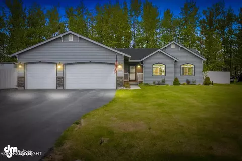 13575 E Cimarron Cir, Palmer, AK 99645