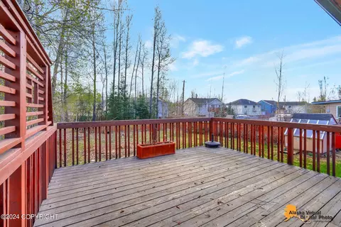 Exterior - 4001 James Dr, Anchorage, AK 99504 photo 5 of 7