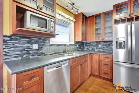 Kitchen - 4001 James Dr, Anchorage, AK 99504 photo 2 of 6