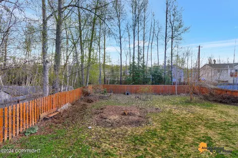 Exterior - 4001 James Dr, Anchorage, AK 99504 photo 7 of 7
