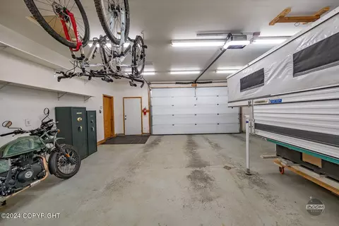 Exterior - 21707 Oberg Rd, Chugiak, AK 99567 photo 5 of 23