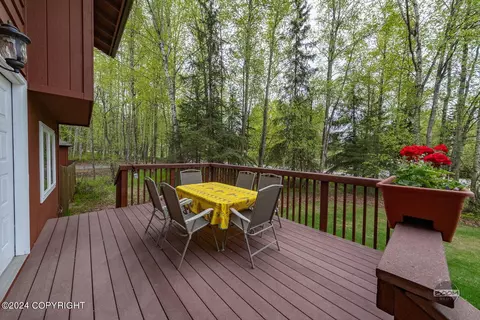 Exterior - 21707 Oberg Rd, Chugiak, AK 99567 photo 2 of 23