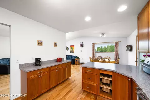 Kitchen - 21707 Oberg Rd, Chugiak, AK 99567 photo 3 of 4