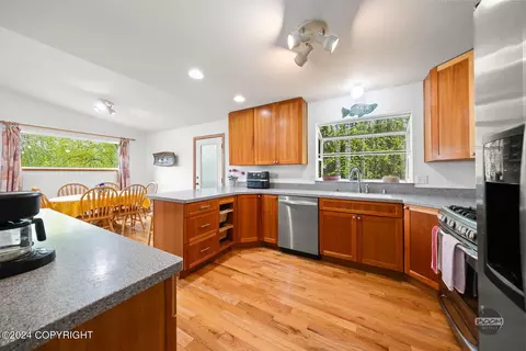 Kitchen - 21707 Oberg Rd, Chugiak, AK 99567 photo 4 of 4