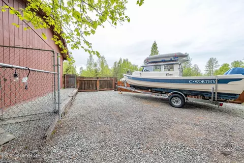 Exterior - 21707 Oberg Rd, Chugiak, AK 99567 photo 17 of 23