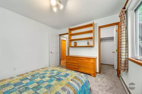 Bedroom - 21707 Oberg Rd, Chugiak, AK 99567 photo 5 of 6