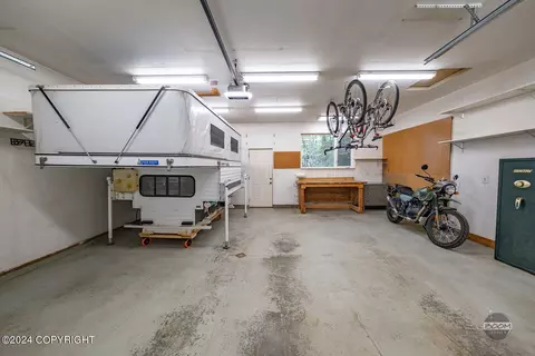 Exterior - 21707 Oberg Rd, Chugiak, AK 99567 photo 4 of 23