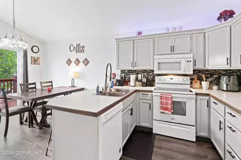 Kitchen - 18825 Sarichef Loop, Eagle River, AK 99577 photo 2 of 2