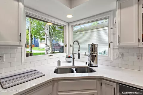 Kitchen - 18902 Sarichef Loop, Eagle River, AK 99577 photo 2 of 3