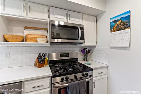 Kitchen - 18902 Sarichef Loop, Eagle River, AK 99577 photo 3 of 3